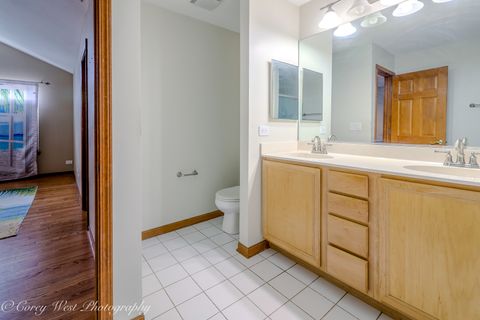 Tiny photo for 3049 Renard Lane, St. Charles, IL 60175 (MLS # 12612036)