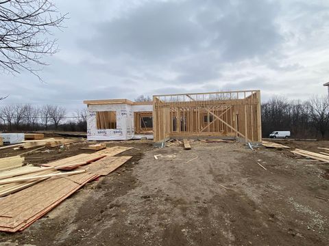 725 Fox Trail Terrace Cary IL 60013