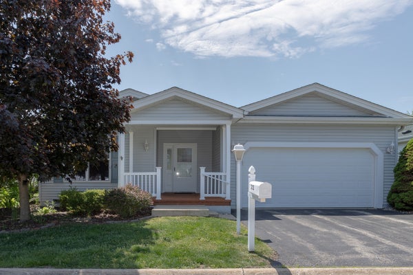 212 RODEO DR APT 2179, GRAYSLAKE, IL 60030 - Image cf2f32ef54b0a51ca83cff11bec4b07c/2633858892