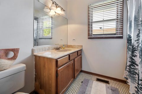 Tiny photo for 1727 Roosa Lane, Elk Grove Village, IL 60007 (MLS # 12670064)