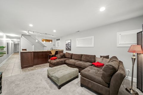 Tiny photo for 1636 W Warren Boulevard #1, Chicago, IL 60612 (MLS # 12531743)