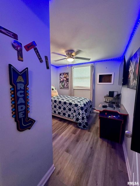 Tiny photo for 718 17TH Avenue N, Clinton, IA 52732 (MLS # QC4267145)