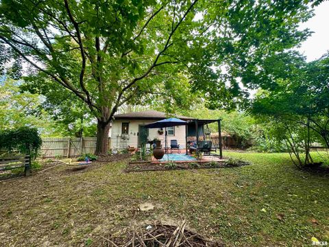 Tiny photo for 718 17TH Avenue N, Clinton, IA 52732 (MLS # QC4267145)