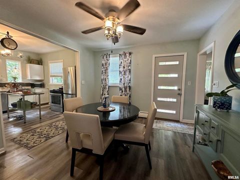 Tiny photo for 718 17TH Avenue N, Clinton, IA 52732 (MLS # QC4267145)