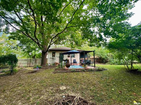 Tiny photo for 718 17TH Avenue N, Clinton, IA 52732 (MLS # QC4267145)