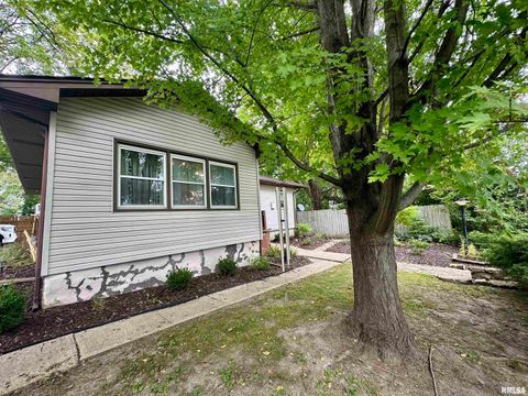 Tiny photo for 718 17TH Avenue N, Clinton, IA 52732 (MLS # QC4267145)