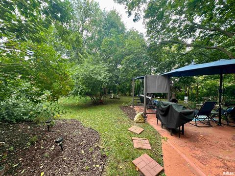 Tiny photo for 718 17TH Avenue N, Clinton, IA 52732 (MLS # QC4267145)