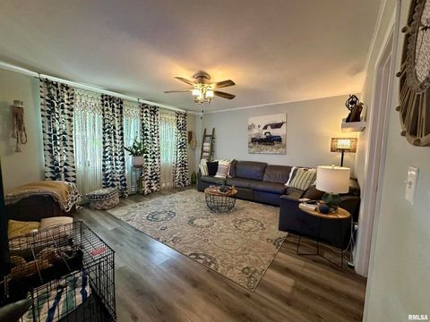 Tiny photo for 718 17TH Avenue N, Clinton, IA 52732 (MLS # QC4267145)