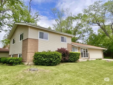 Photo of 332 Gentry Street, Park Forest, IL 60466 (MLS # 12487691)