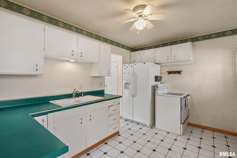 Tiny photo for 1212 MEADOW LANE Drive, Bettendorf, IA 52722 (MLS # QC4269010)