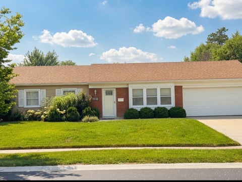 Photo of 1316 Chalfont Drive, Schaumburg, IL 60194 (MLS # 12708176)