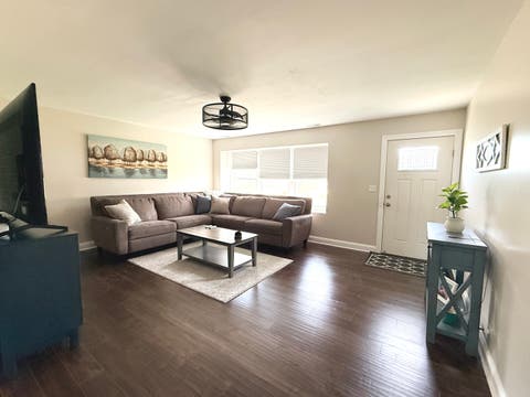 Tiny photo for 1316 Chalfont Drive, Schaumburg, IL 60194 (MLS # 12708176)