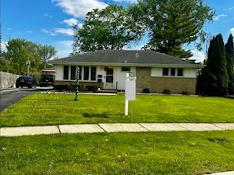 15W425 Victory Parkway, Elmhurst, IL 60126 - #: 12645721