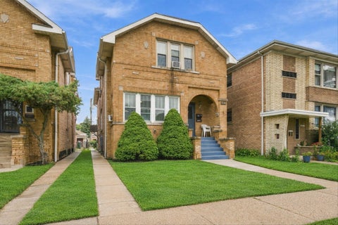 Tiny photo for 3717 Ridgeland Avenue, Berwyn, IL 60402 (MLS # 12760325)