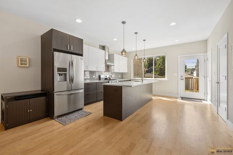 Tiny photo for 929 W 33rd Place, Chicago, IL 60608 (MLS # 12477449)