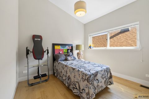 Tiny photo for 929 W 33rd Place, Chicago, IL 60608 (MLS # 12477449)