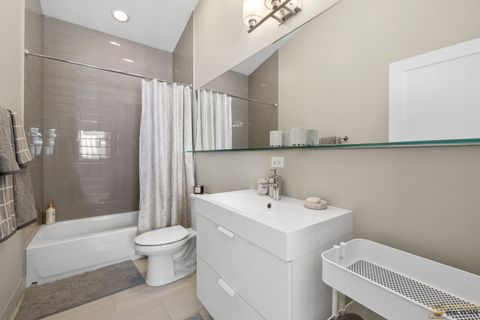 Tiny photo for 929 W 33rd Place, Chicago, IL 60608 (MLS # 12477449)