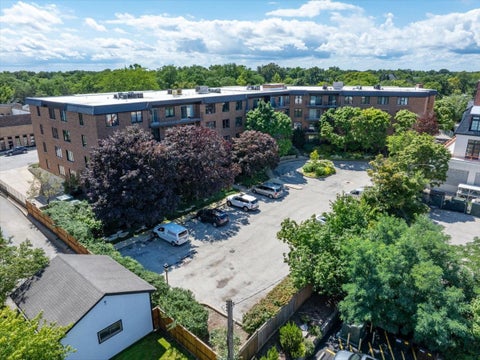 Tiny photo for 711 Oak Street #308, Winnetka, IL 60093 (MLS # 12604430)