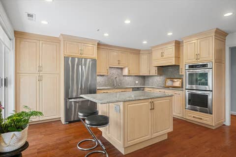 Tiny photo for 711 Oak Street #308, Winnetka, IL 60093 (MLS # 12604430)