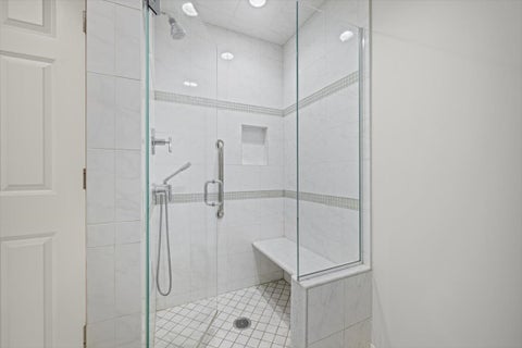 Tiny photo for 711 Oak Street #308, Winnetka, IL 60093 (MLS # 12604430)