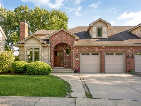Photo of 841 Rogers Street, Downers Grove, IL 60515 (MLS # 12468153)