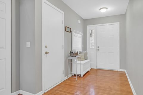 Tiny photo for 1861 Maplewood Court, Grayslake, IL 60030 (MLS # 12542437)