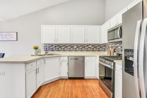 Tiny photo for 1861 Maplewood Court, Grayslake, IL 60030 (MLS # 12542437)