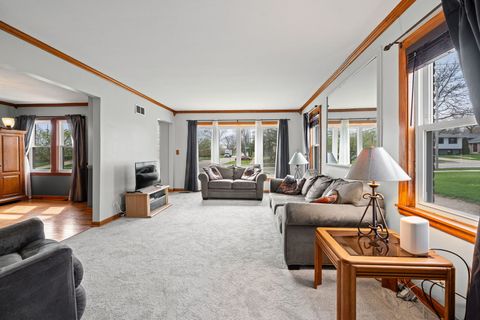 Tiny photo for 317 N Grace Street, Lombard, IL 60148 (MLS # 12614428)