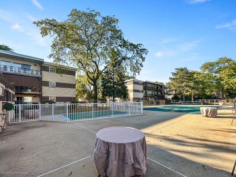 Tiny photo for 301 E Plainfield Road #6, La Grange, IL 60525 (MLS # 12498668)