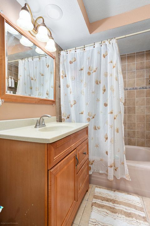 Tiny photo for 301 E Plainfield Road #6, La Grange, IL 60525 (MLS # 12498668)