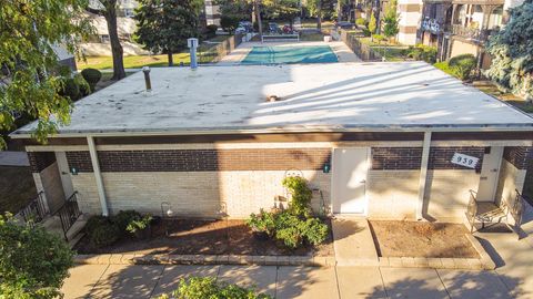 Tiny photo for 301 E Plainfield Road #6, La Grange, IL 60525 (MLS # 12498668)