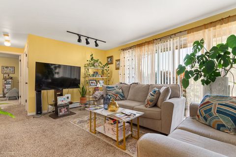 Tiny photo for 301 E Plainfield Road #6, La Grange, IL 60525 (MLS # 12498668)