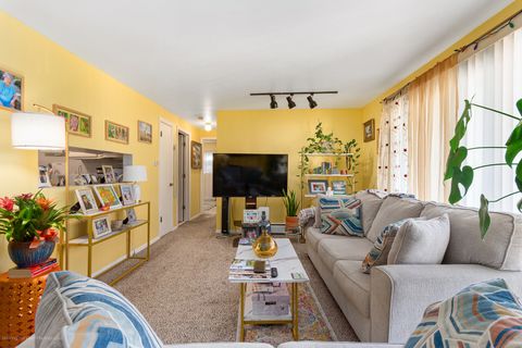 Tiny photo for 301 E Plainfield Road #6, La Grange, IL 60525 (MLS # 12498668)