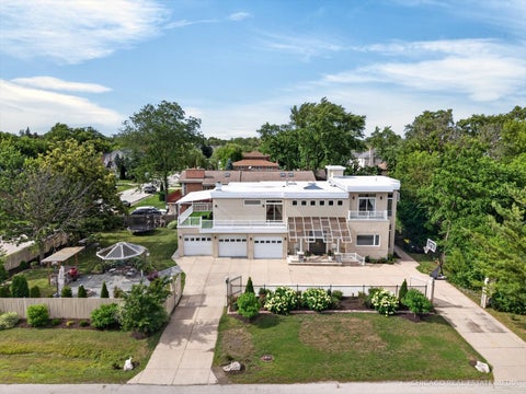 Tiny photo for 8650 W Davis Street, Des Plaines, IL 60016 (MLS # 12776439)