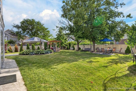 Tiny photo for 8650 W Davis Street, Des Plaines, IL 60016 (MLS # 12776439)