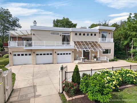 Tiny photo for 8650 W Davis Street, Des Plaines, IL 60016 (MLS # 12776439)