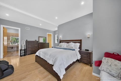 Tiny photo for 8650 W Davis Street, Des Plaines, IL 60016 (MLS # 12776439)