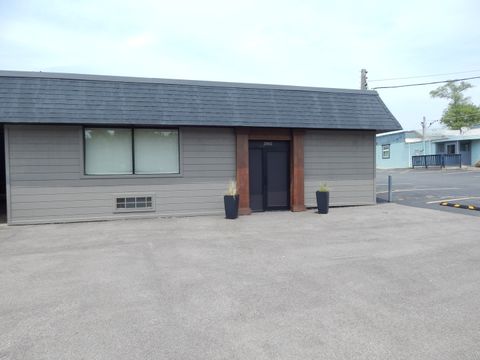 2902 W Route 120 McHenry IL 60051