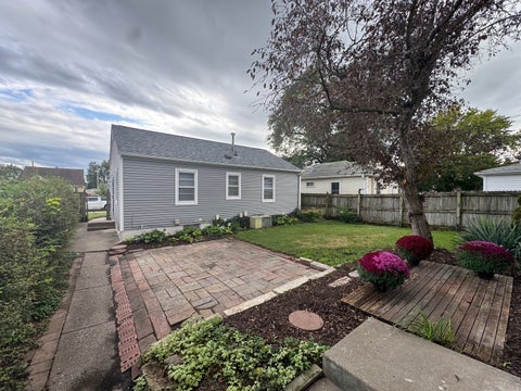 Tiny photo for 2652 Whitewood Avenue, Davenport, IA 52802 (MLS # 12792626)
