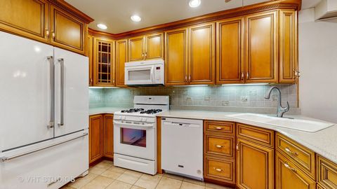 Tiny photo for 4 Eton On Oxford, Rolling Meadows, IL 60008 (MLS # 12411945)