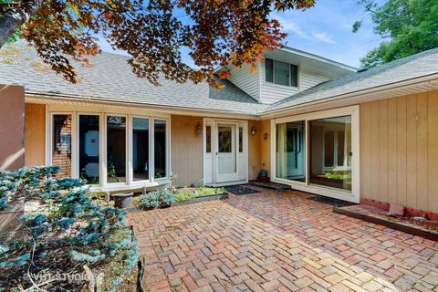 Tiny photo for 4 Eton On Oxford, Rolling Meadows, IL 60008 (MLS # 12411945)