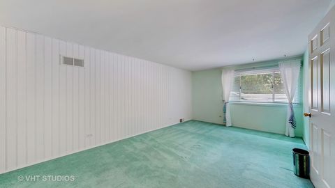 Tiny photo for 4 Eton On Oxford, Rolling Meadows, IL 60008 (MLS # 12411945)