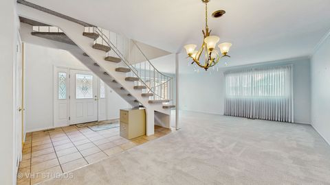 Tiny photo for 4 Eton On Oxford, Rolling Meadows, IL 60008 (MLS # 12411945)