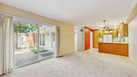 Tiny photo for 4 Eton On Oxford, Rolling Meadows, IL 60008 (MLS # 12411945)