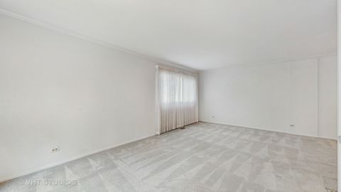 Tiny photo for 4 Eton On Oxford, Rolling Meadows, IL 60008 (MLS # 12411945)