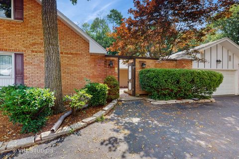 Tiny photo for 4 Eton On Oxford, Rolling Meadows, IL 60008 (MLS # 12411945)