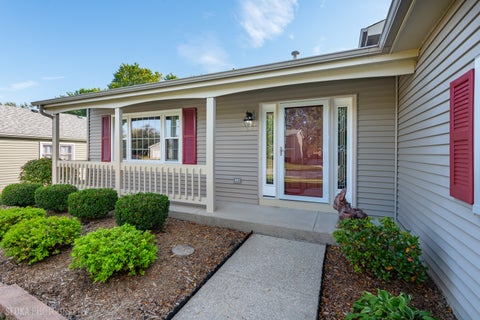 Tiny photo for 4819 W Glenbrook Trail, McHenry, IL 60050 (MLS # 12782672)
