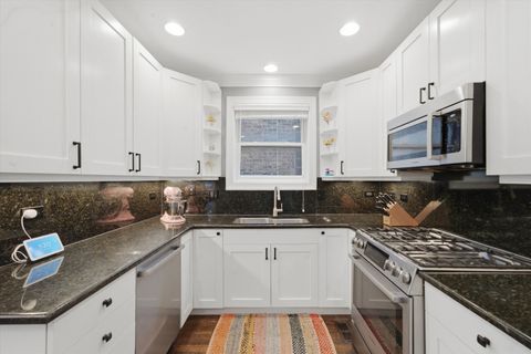 Tiny photo for 3353 N Seminary Avenue #2, Chicago, IL 60657 (MLS # 12600091)