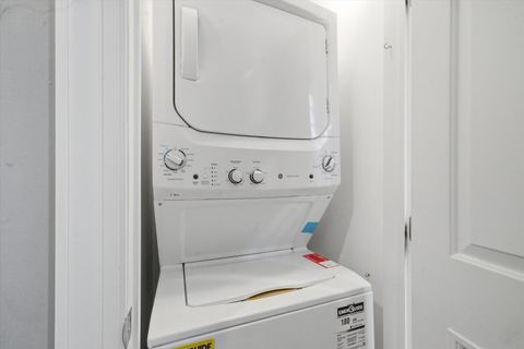 Tiny photo for 3353 N Seminary Avenue #2, Chicago, IL 60657 (MLS # 12600091)