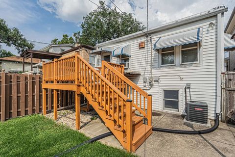 Tiny photo for 1183 S Scoville Avenue, Oak Park, IL 60304 (MLS # 12482550)